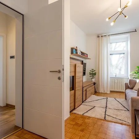 Apartma Apolon Ii アパート Krško